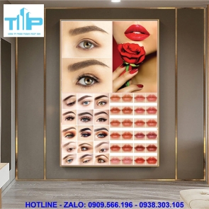 khung tranh tráng gương sang trọng về phun xăm môi cho spa thẩm mỹ viện