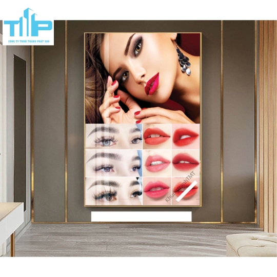 tranh cho spa thẩm mỹ viện về  xăm phun môi