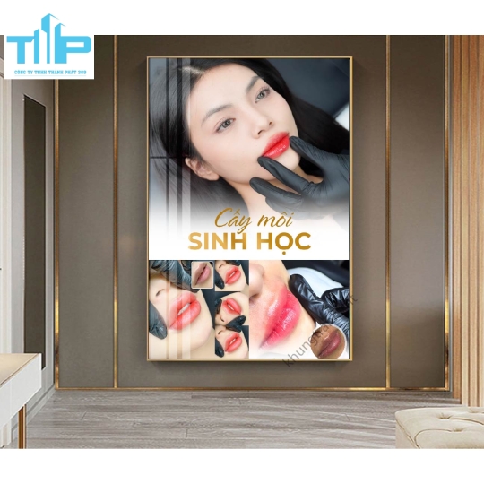 tranh cho spa thẩm mỹ viện về  xăm phun môi