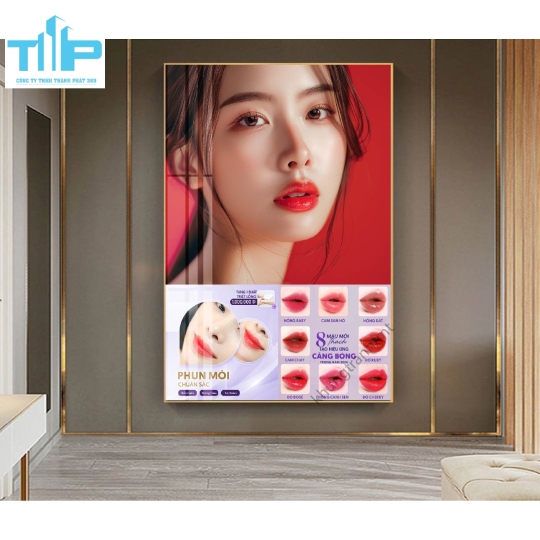 tranh cho spa thẩm mỹ viện về  xăm phun môi